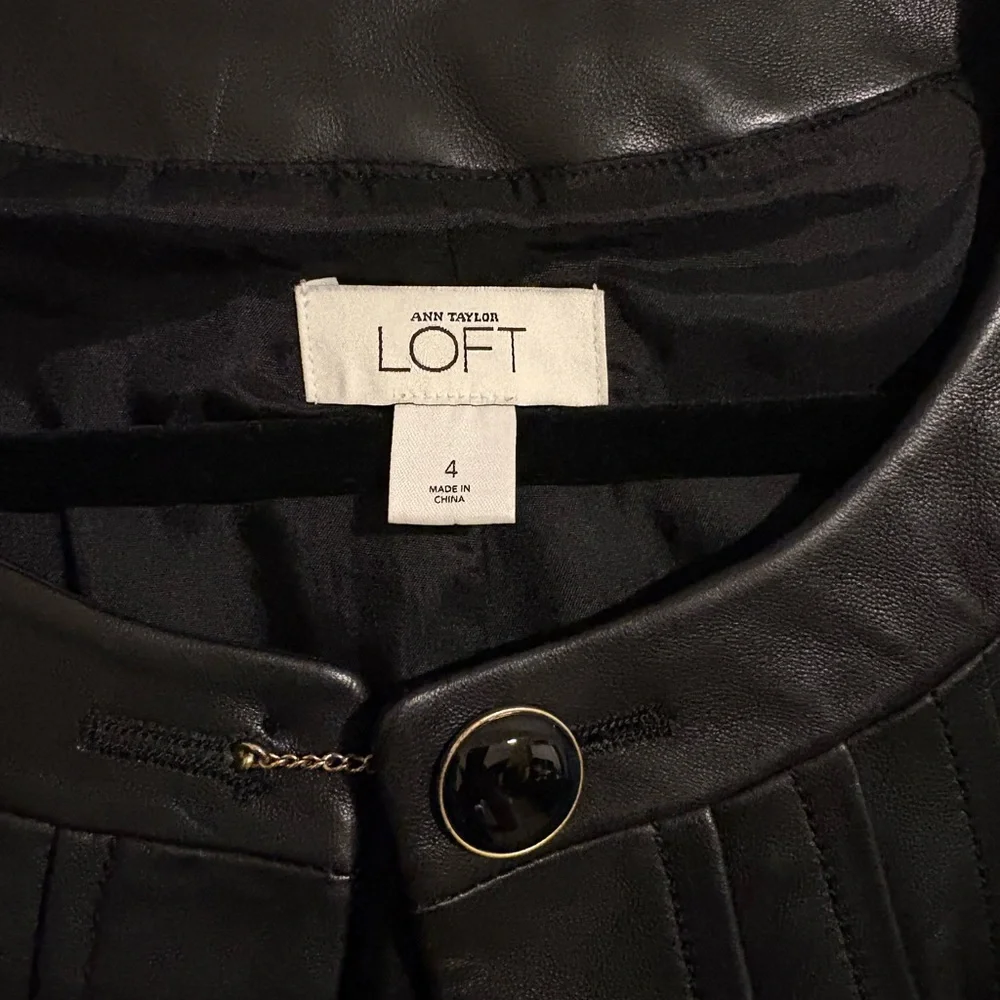 Ann Taylor Loft Black Faux Leather Short Sleeve Cropped Jacket - Picture 3 of 3